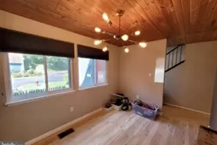 1415 Greenmont Ct, Reston, VA 20190 - Photo 2