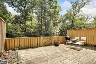 1415 Greenmont Ct, Reston, VA 20190 - Photo 24