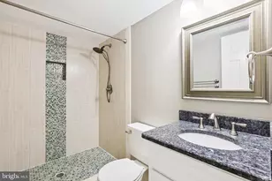 10150 Village Knolls Ct, Oakton, VA 22124 - Photo 18