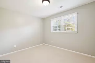 10150 Village Knolls Ct, Oakton, VA 22124 - Photo 20