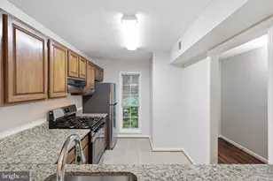 7805 Willow Point Dr, Falls Church, VA 22042 - Photo 14