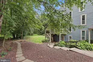 7805 Willow Point Dr, Falls Church, VA 22042 - Photo 4