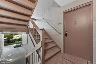 2210 Springwood Dr, Reston, VA 20191 - Photo 6