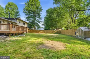 2410 Parkers Ln, Alexandria, VA 22306 - Photo 32