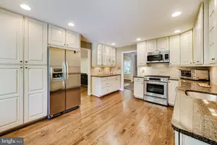 3300 Clearwood Ct, Falls Church, VA 22042 - Photo 14