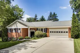 3300 Clearwood Ct, Falls Church, VA 22042 - Photo 2