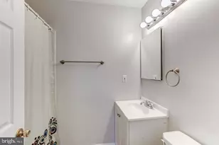 4311 Pergate Ln, Fairfax, VA 22033 - Photo 22