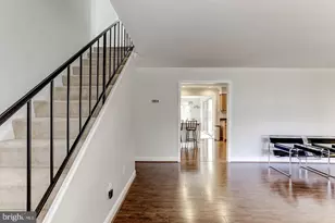 4311 Pergate Ln, Fairfax, VA 22033 - Photo 6