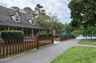 9826 Burke Pond Ln, Burke, VA 22015 - Photo 2