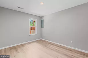 6749 Cardinal Woods Ct, Lorton, VA 22079 - Photo 26