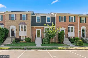 6749 Cardinal Woods Ct, Lorton, VA 22079 - Photo 2