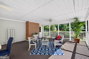 11305 Hunt Farm Ln, Oakton, VA 22124 - Photo 14