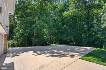 11305 Hunt Farm Lane, Oakton, VA 22124 - Photo 10