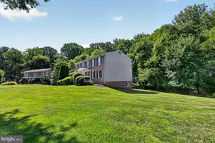 11305 Hunt Farm Ln, Oakton, VA 22124 - Photo 12