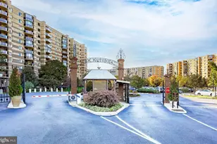 8350 Greensboro Dr, McLean, VA 22102 - Photo 42