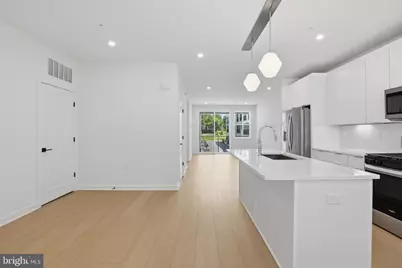 4759 Sully Point Lane #405, Chantilly, VA 20151 - Photo 4