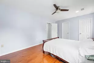 300 Holly Ct, Herndon, VA 20170 - Photo 16