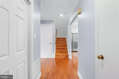 300 Holly Court, Herndon, VA 20170 - Photo 4