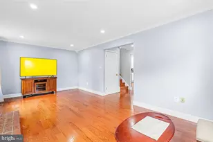 300 Holly Ct, Herndon, VA 20170 - Photo 12