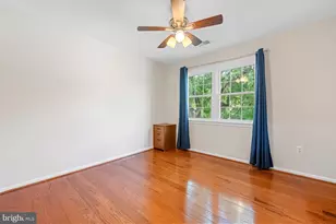 300 Holly Ct, Herndon, VA 20170 - Photo 20