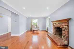 300 Holly Ct, Herndon, VA 20170 - Photo 14