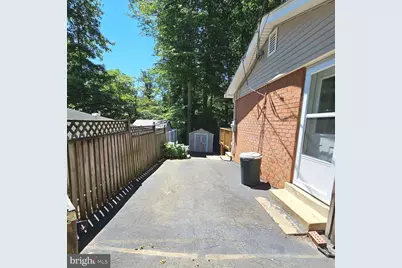8925 Falling Creek Court, Annandale, VA 22003 - Photo 4