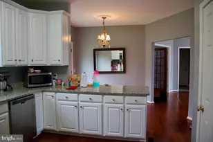 11601 Warren Ln, Fairfax, VA 22030 - Photo 14