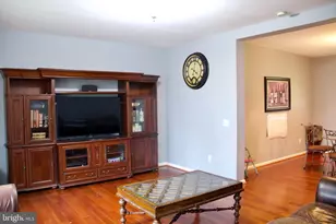 11601 Warren Ln, Fairfax, VA 22030 - Photo 4