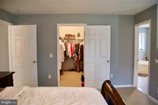 11601 Warren Ln, Fairfax, VA 22030 - Photo 22