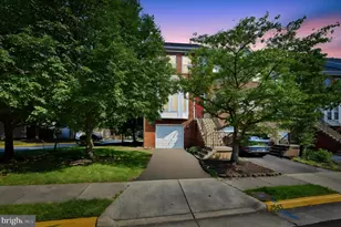 2545 James Monroe Cir, Herndon, VA 20171 - Photo 4