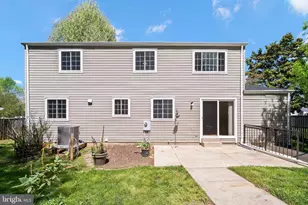 1103 Burwick Dr, Herndon, VA 20170 - Photo 6