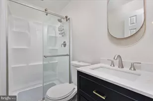13024 Farthingale Dr, Herndon, VA 20171 - Photo 22