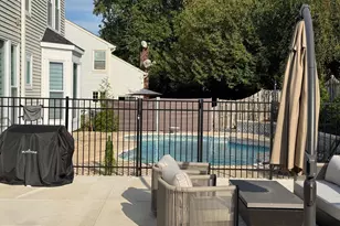 1453 Powells Tavern Pl, Herndon, VA 20170 - Photo 2
