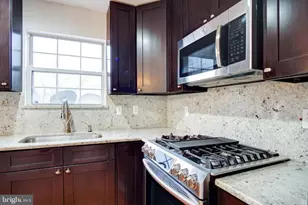 6912 Kerrywood Cir, Centreville, VA 20121 - Photo 10