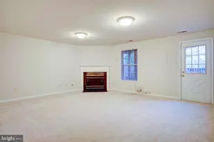 6912 Kerrywood Cir, Centreville, VA 20121 - Photo 30