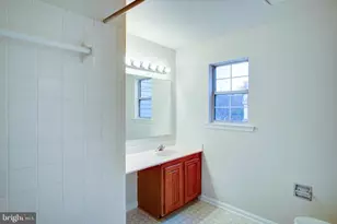 6912 Kerrywood Cir, Centreville, VA 20121 - Photo 24