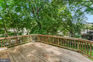 9103 Bramble Pl, Annandale, VA 22003 - Photo 8