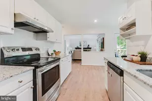9103 Bramble Pl, Annandale, VA 22003 - Photo 16