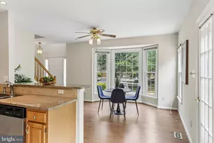7001 Fieldhurst Ct, Alexandria, VA 22315 - Photo 8