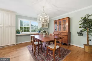 408 Holloway Ct NE, Vienna, VA 22180 - Photo 8