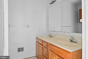 8108 Timber Valley Ct, Dunn Loring, VA 22027 - Photo 28