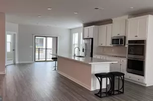 2433 Silver Line Aly, Herndon, VA 20171 - Photo 2
