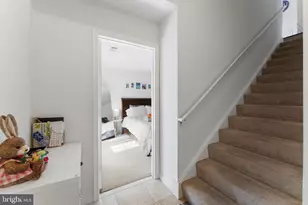 8074 Nicosh Cir Ln, Falls Church, VA 22042 - Photo 6