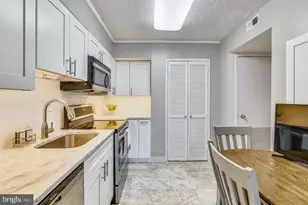 1808 Old Meadow Rd, McLean, VA 22102 - Photo 2