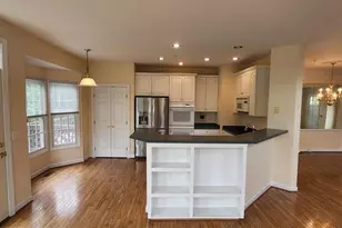 8021 Kidwell Town Ct, Vienna, VA 22182 - Photo 8