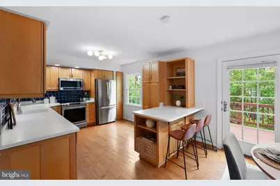 9639 Scotch Haven Drive, Vienna, VA 22181 - Photo 6