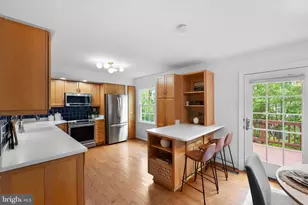 9639 Scotch Haven Dr, Vienna, VA 22181 - Photo 6