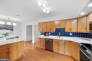 9639 Scotch Haven Dr, Vienna, VA 22181 - Photo 26