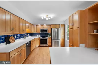 9639 Scotch Haven Drive, Vienna, VA 22181 - Photo 22