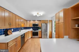 9639 Scotch Haven Dr, Vienna, VA 22181 - Photo 22